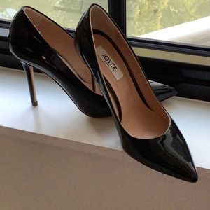 Black patent pumps